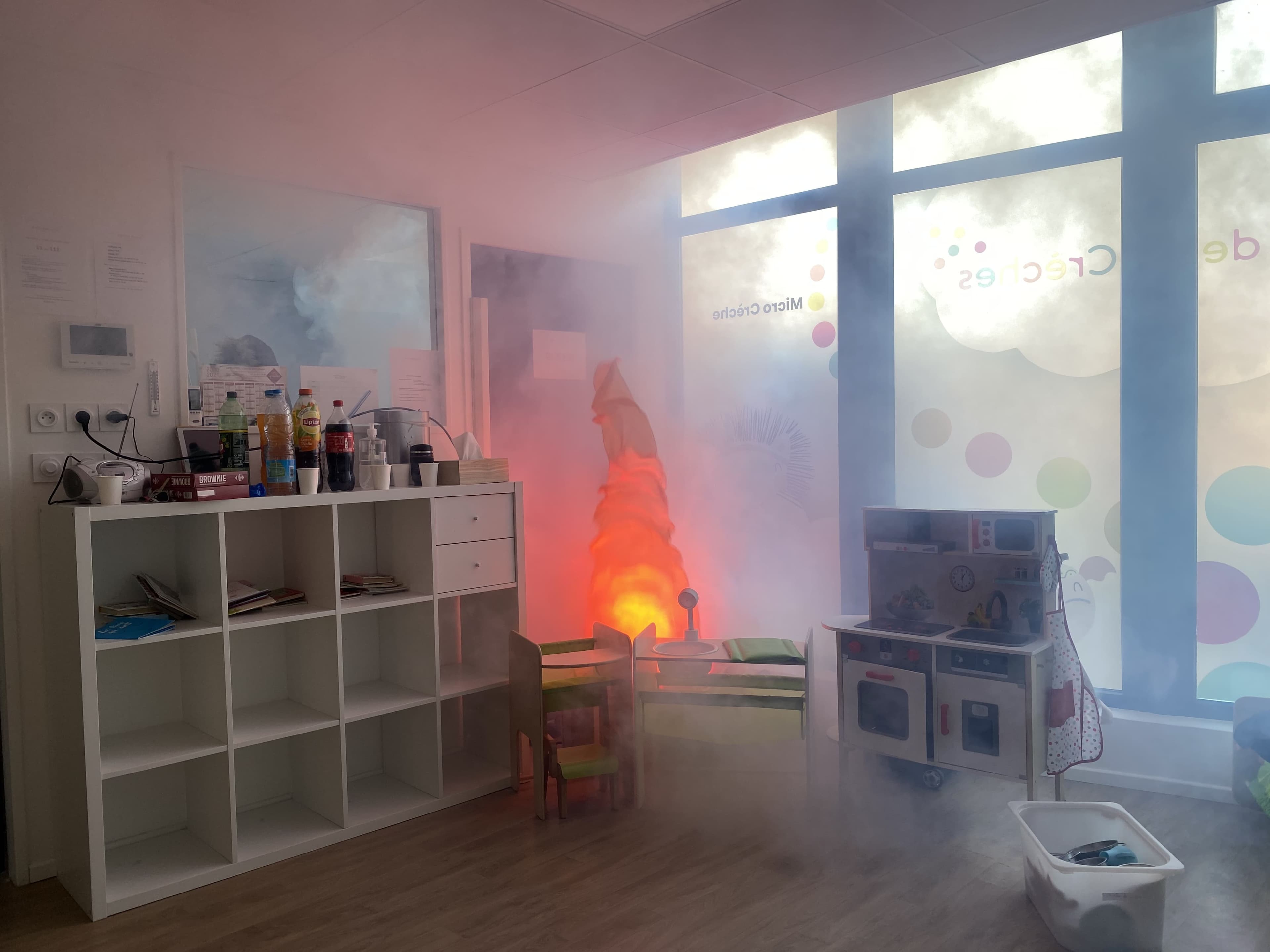 formation-incendie-creche Salle de crèche avec fumée et simulation d'incendie