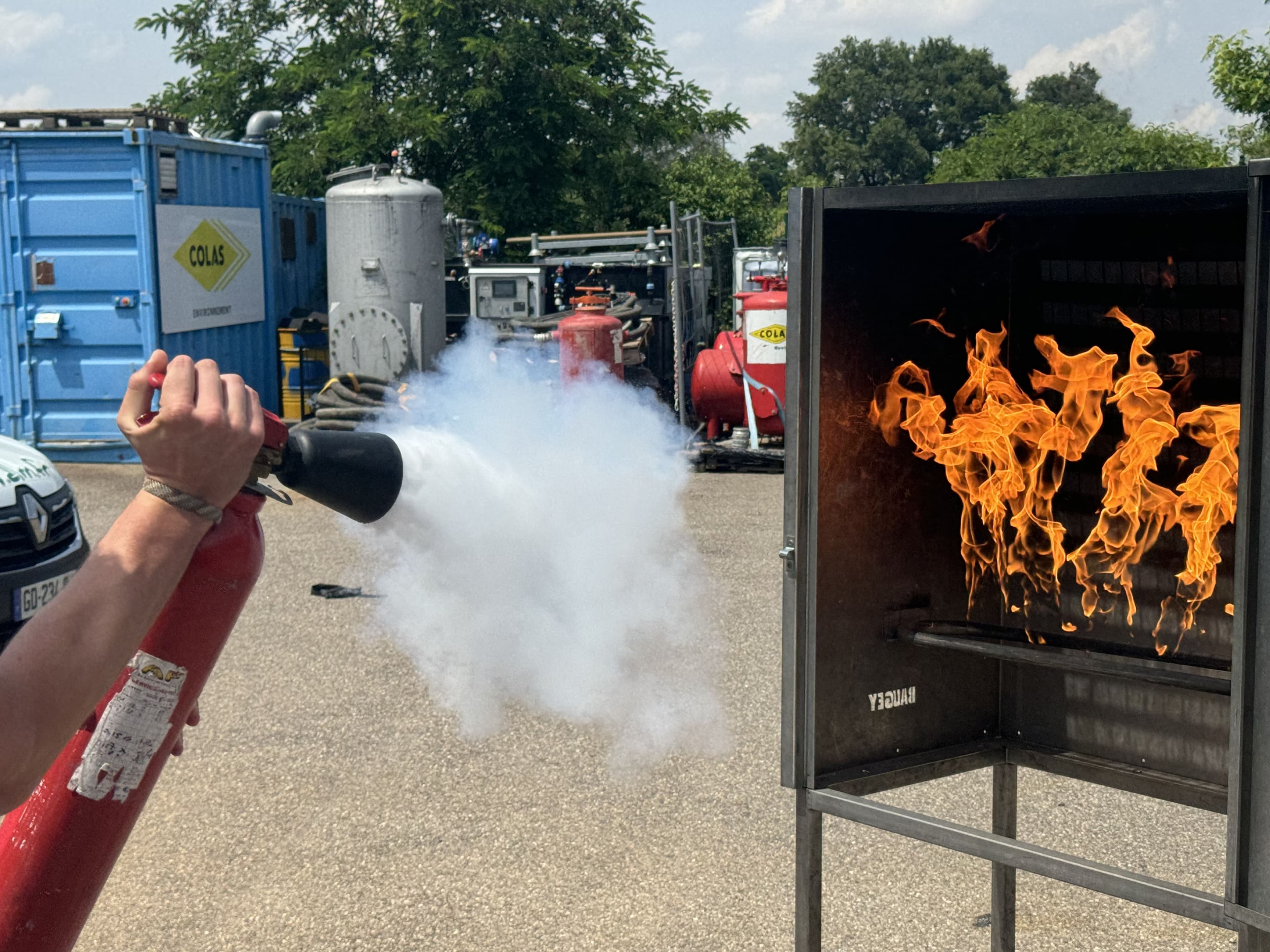 extincteur-feu Utilisation d'un extincteur sur un feu